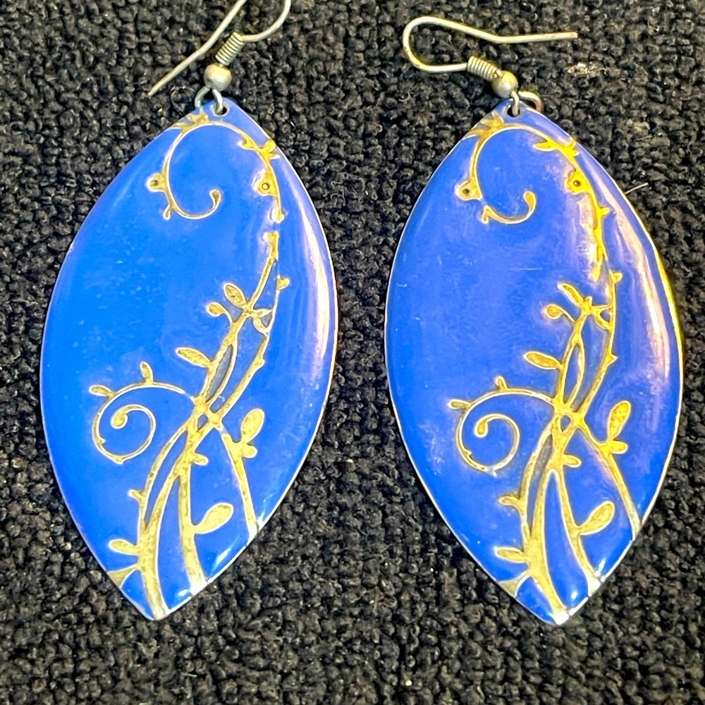 Blue handcrafted gotcha earrings..